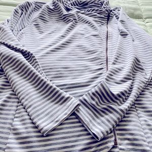 Andre side zip light jacket. Size 1X.